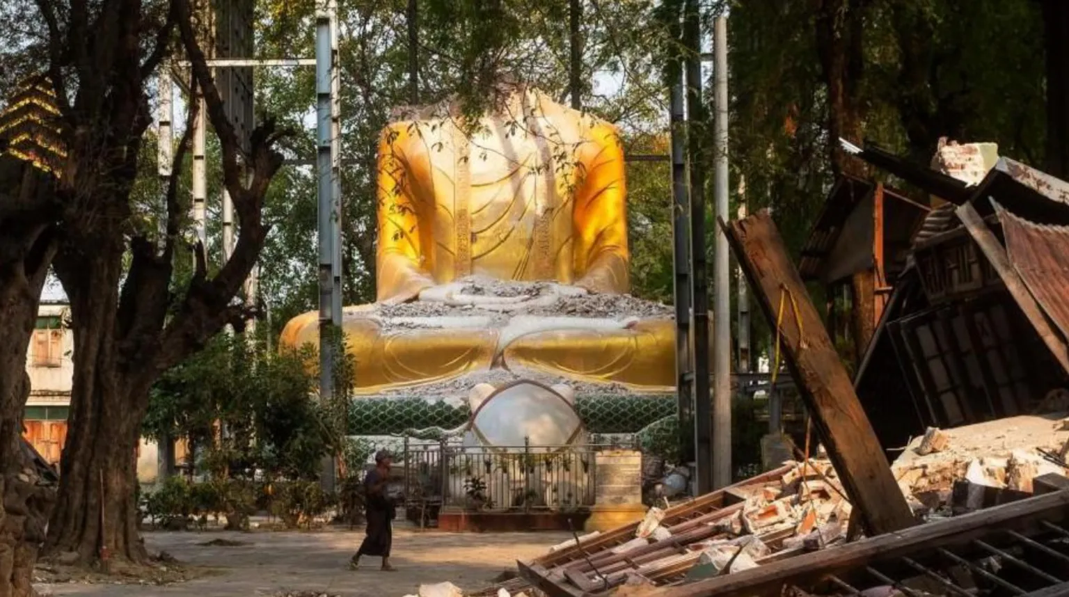 information about Mandalay was the ‘city of gold’ – now it reeks of death